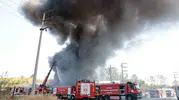 Kocaeli’de boya fabrikasında korkutan yangın