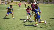 Sındırgı’da çocuklar futbolla depremin izlerini siliyor
