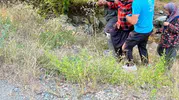 Orman ekipleri kayalıkta mahsur kalan kişiyi kurtardı