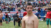 Erzurum’daki güreş meydanında Ufuk Erdem herkesi duygulandırdı