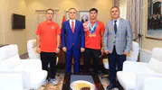 Muğlalı kano sporcusu dünya şampiyonluğundan sonra Valiyi ziyaret etti