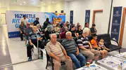 Aydın'da ücretsiz diş tedavisi için kapıdan alıp merkeze götürüyorlar