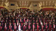 Erciyes Üniversitesi eczacılıkta yeni mezunlarını uğurladı