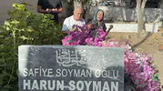 Safiye Soyman oğlunu mezarı başında andı