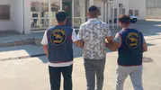 Kuşadası polisi aranan hükümlüyü sokak ortasında yakaladı