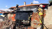 Kula’da bahçe fırını alevlere teslim oldu