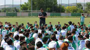 Sivaslı çocuklar sahada profesyonel futbol eğitimi alıyor