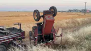 Suruç yolunda traktör devrildi sürücü mucizevi şekilde kurtuldu