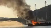 Göcek koyunda alevlere teslim olan lüks tekne battı