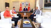 Dünya şampiyonu kanocu Rahmi Kaan Karahan Muğla'da ödüllendirildi
