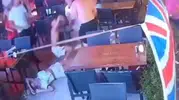 Marmaris tatilinde restoranda şiddet anları kameraya yansıdı