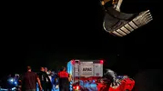 Siirt'te baraj suları yükselince genç çayın ortasında mahsur kaldı
