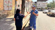 Aydınlı işçiler kavurucu sıcaklarda buz gibi suyla serinliyor