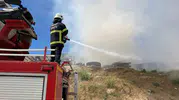 Hatay Kırıkhan’da bir şantiye deposu küle döndü