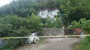 Giresun'da heyelan bir evin duvarını yıktı