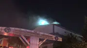 Cerrahpaşa Diş Hekimliği binasının çatısında gece yangın paniği