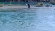 Manavgat Irmağı'nda baraj suyu dört kişiyi adacıkta sıkıştırdı