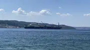 Dev boru döşeme gemisi Çanakkale Boğazı’nı trafiğe kapattı