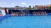 Tomarza’da çocuklar yazı havuzda sporla değerlendiriyor