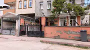 İnegöl'de demir kapı faciası 3 yaşındaki çocuk ağır yaralandı