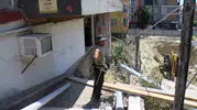Küçükçekmece'de bina çöktü mahsur kalanlar var