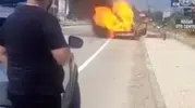 Adana Kozan yolunda seyir halindeki araç küle döndü