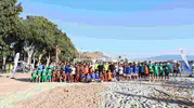 Bodrumlu çocuklar plajda futbol şenliğiyle buluştu