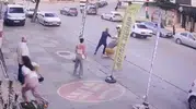 Ankara'da çocukları kurtarmak isteyen yaşlı adamı acımasızca dövdüler