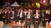 Hakkarililer demokrasi nöbetinde meydanları doldurdu