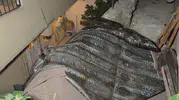 Sarıyerde fırtına çatıları yerinden söktü
