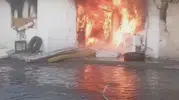 Beyoğlu’nda metruk binayı alevler sardı