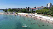 İstanbul’da termometreler 32 dereceyi görünce sahil doldu taştı
