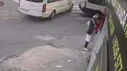 Kağıthane'de Türk bayrağını yere atan şüpheli gözaltına alındı