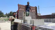 Hatay’ın 40 derecelik sıcağında ikizlerin ağır mesaisi