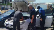 Adıyaman'daki hastane otoparkında otomobil alevlere teslim oldu