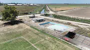 Adana'da atıl kalan havuz yüzünden çocuklar kanallarda can veriyor
