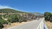 Eğirdir Gölü kıyısında iki noktada aynı anda yangın çıktı
