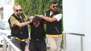 Adana'da dehşet Birlikte yaşadığı kadını çekiçle yaralayıp boğazından bıçakladı