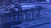 Erzurum'da gece yarısı araçlara yönelik saldırı kamerada