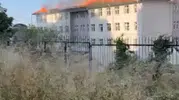 Beylikdüzü'nde okul çatısında korkutan yangın