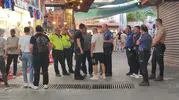 Kuşadası'nda turisti çekme kavgası kanlı bitti