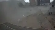 Avcılar'da şiddetli fırtına inşaatı yerle bir etti