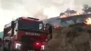 Adıyaman Kahta'da anız yangını evleri tehdit etti