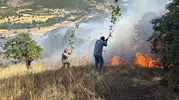 Kütahya ormanlarında alevlerle mücadele sürüyor