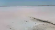Tuz Gölü mevsimi geldi rengi pembeye döndü