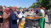 Bayramiç’te Mehmet Akif Ersoy için 3 bin kişiye yemek verildi