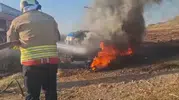 Hatay'da tarla süren traktör bir anda alev topuna döndü