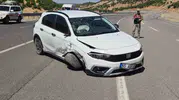 Bingöl yolunda kaza Bariyerlere çarpan araçtaki 4 kişi yaralandı