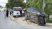 Eskişehir’de dolmuş ve otomobil çarpıştı 8 kişi yaralandı