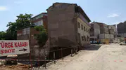 Malatya’da inşaat kazısı apartmanı salladı